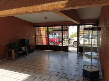 Casa en venta en Jardines Vista Hermosa III   entre avenida Ignacio Sandoval y Constitution