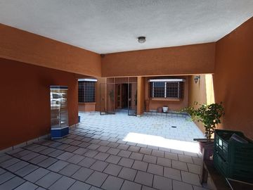 Casa en venta en Jardines Vista Hermosa III   entre avenida Ignacio Sandoval y Constitution