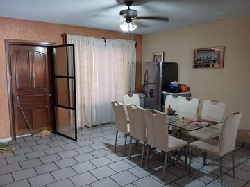 Casa en venta en Jardines Vista Hermosa III   entre avenida Ignacio Sandoval y Constitution
