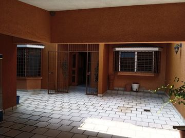Casa en venta en Jardines Vista Hermosa III   entre avenida Ignacio Sandoval y Constitution