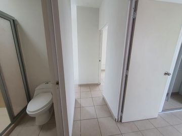 CASA en VENTA de 3 Recamaras, Zona Dorada, frente a Benevento Residencial