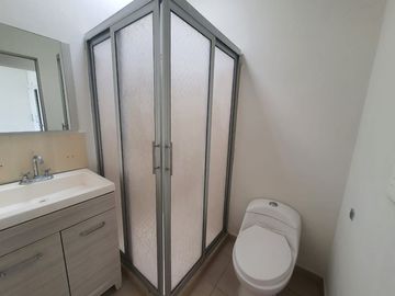 CASA en VENTA de 3 Recamaras, Zona Dorada, frente a Benevento Residencial