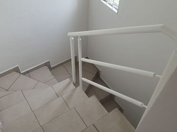 CASA en VENTA de 3 Recamaras, Zona Dorada, frente a Benevento Residencial