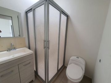 CASA en VENTA de 3 Recamaras, Zona Dorada, frente a Benevento Residencial
