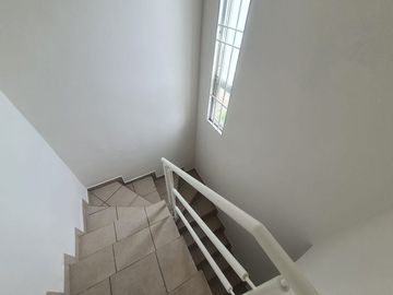 CASA en VENTA de 3 Recamaras, Zona Dorada, frente a Benevento Residencial