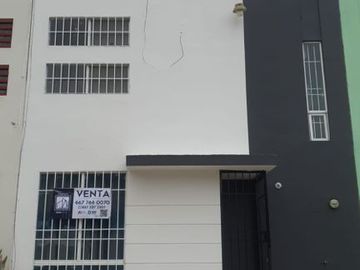 CASA en VENTA de 3 Recamaras, Zona Dorada, frente a Benevento Residencial