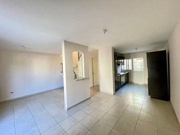 CASA EN VENTA RESIDENCIAL EL REFUGIO PRIVADA 3 Ó 4 RECAMARAS