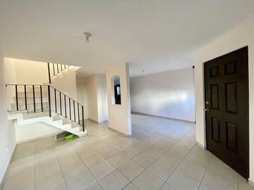 CASA EN VENTA RESIDENCIAL EL REFUGIO PRIVADA 3 Ó 4 RECAMARAS