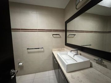 Casa en Venta en Lomas de las Americas, Morelia