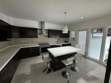 Casa en Venta en Lomas de las Americas, Morelia