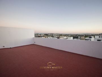 Hermosa casa en venta en Valle Imperial en Venta