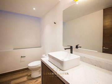 Hermosa casa en venta en Valle Imperial en Venta