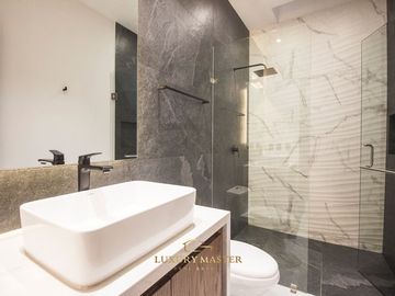 Hermosa casa en venta en Valle Imperial en Venta