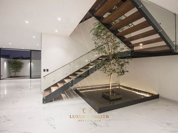 Hermosa casa en venta en Valle Imperial en Venta