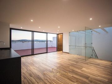 Hermosa casa en venta en Valle Imperial en Venta