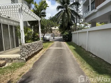 3-Bedroom Townhouse in Suan Tua Estate, Choeng Thale, Phuket