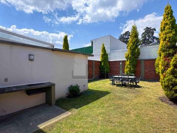 Casa en venta en Calimaya, con excelente mantenimiento.