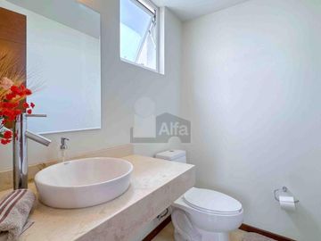 Casa en venta en Calimaya, con excelente mantenimiento.