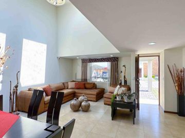 Casa en venta en Calimaya, con excelente mantenimiento.