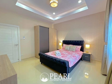 Modern pool villa in Dusit Pattaya Hill - 4 Bedrooms 2 Bathrooms