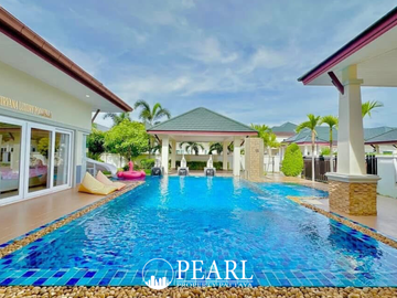 Modern pool villa in Dusit Pattaya Hill - 4 Bedrooms 2 Bathrooms