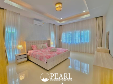 Modern pool villa in Dusit Pattaya Hill - 4 Bedrooms 2 Bathrooms