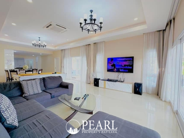 Modern pool villa in Dusit Pattaya Hill - 4 Bedrooms 2 Bathrooms