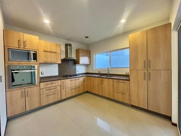 CASA EN VENTA  LA RIOJA