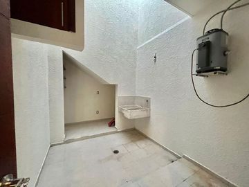 CASA EN VENTA  LA RIOJA