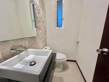 CASA EN VENTA  LA RIOJA