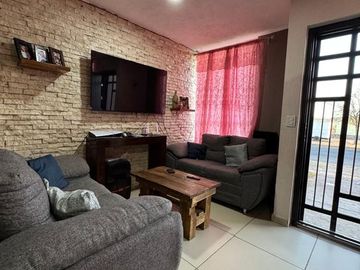 Bonita casa en tonala