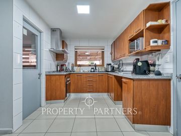 Oportunidad de casa en venta a pasos del metro, con seguridad 24/7
