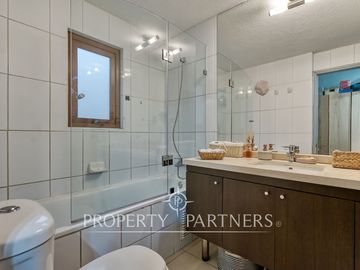 Oportunidad de casa en venta a pasos del metro, con seguridad 24/7
