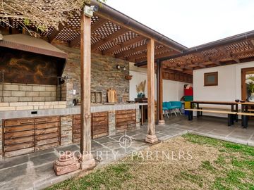 Oportunidad de casa en venta a pasos del metro, con seguridad 24/7