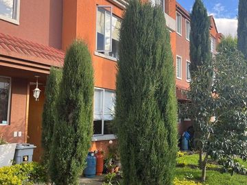 VENDO Casa dentro de Conjunto - Norte de Quito - Condado Shopping