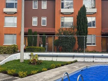 VENDO Casa dentro de Conjunto - Norte de Quito - Condado Shopping