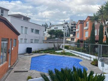 VENDO Casa dentro de Conjunto - Norte de Quito - Condado Shopping