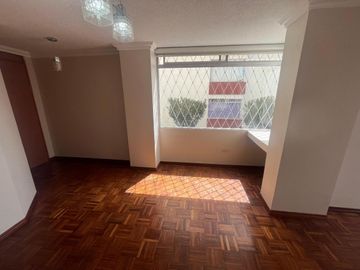 VENDO DEPARTAMENTO DE 3 DORMITORIOS - CONJUNTO EL FUNDADOR - SECTOR NORTE