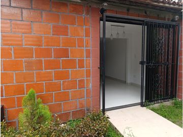 CASA VTA CNJ PORTAL CASAS METROP NORTE 3NIVELES 76M2 3HB 2BÑ PPC AL