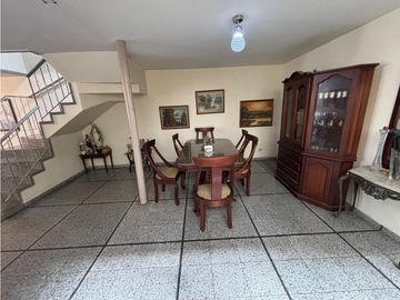 VENTA CASA UNIFAMILIAR EL NOGAL LAURELES PARA CONSTRUIR O HABITAR