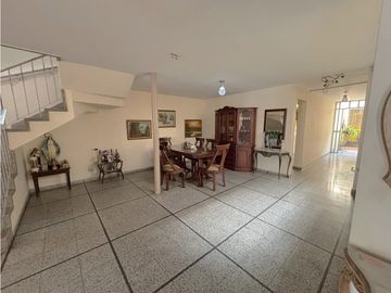 VENTA CASA UNIFAMILIAR EL NOGAL LAURELES PARA CONSTRUIR O HABITAR