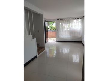 SE VENDE CASA SECTOR AVENIDA CENTENARIO