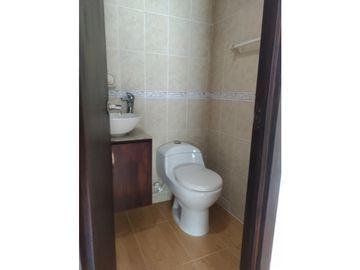SE VENDE CASA SECTOR AVENIDA CENTENARIO