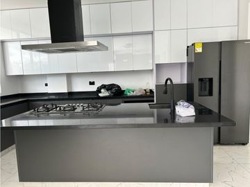 CASA EN RENTA CERRITOS