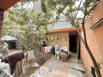 ¡Se Vende Casa / Terreno en Santiago de Surco!