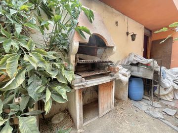 ¡Se Vende Casa / Terreno en Santiago de Surco!