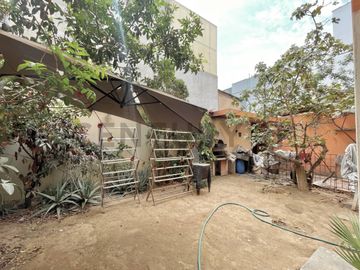 ¡Se Vende Casa / Terreno en Santiago de Surco!