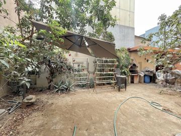 ¡Se Vende Casa / Terreno en Santiago de Surco!