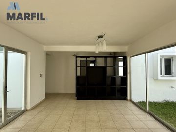 Hermosa Casa en Venta en Residencial Santa Bárbara Colima Excelente Ubicación