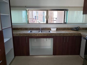 Venta de Casa en Mérida, Conkal, Residencial Magnolia, Alberca privada
